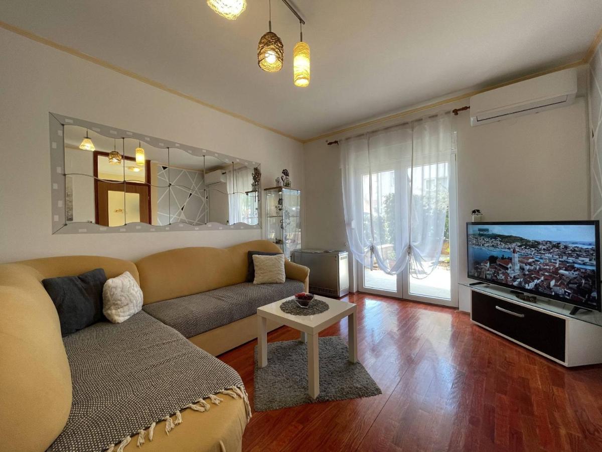 Apartment Malu Pula Buitenkant foto